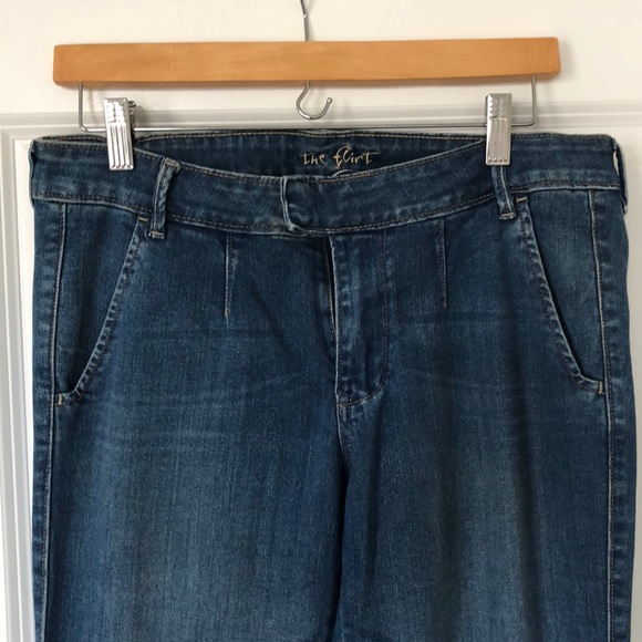 Size 8. Mid-rise Jean. - Picture 2 of 4